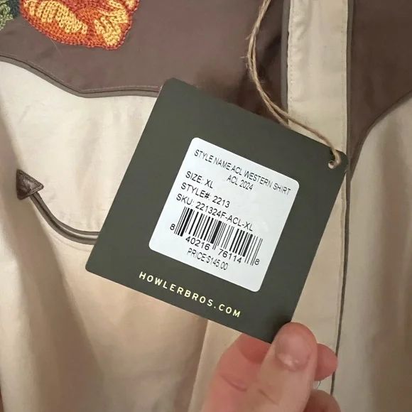 BNWT Howler Bro’s yellow rose collection XL shirt - Picture 4 of 4